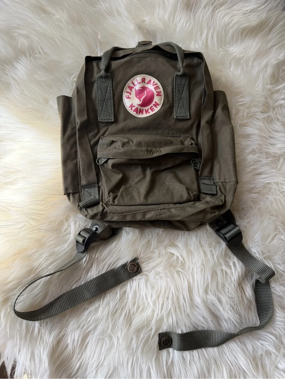 Fjallraven Kånken Mini Backpack - Olive